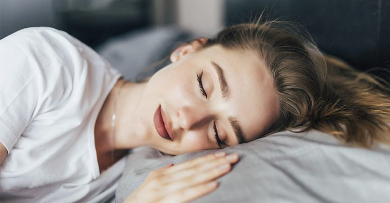 dormir en otoño destacada